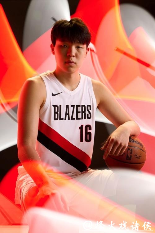 开拓者主场比赛杨瀚森依旧未能获得出场机会,队记予以认真解读 开拓者主场比赛杨瀚森依旧未能获得出场机会,队记予以认真解读